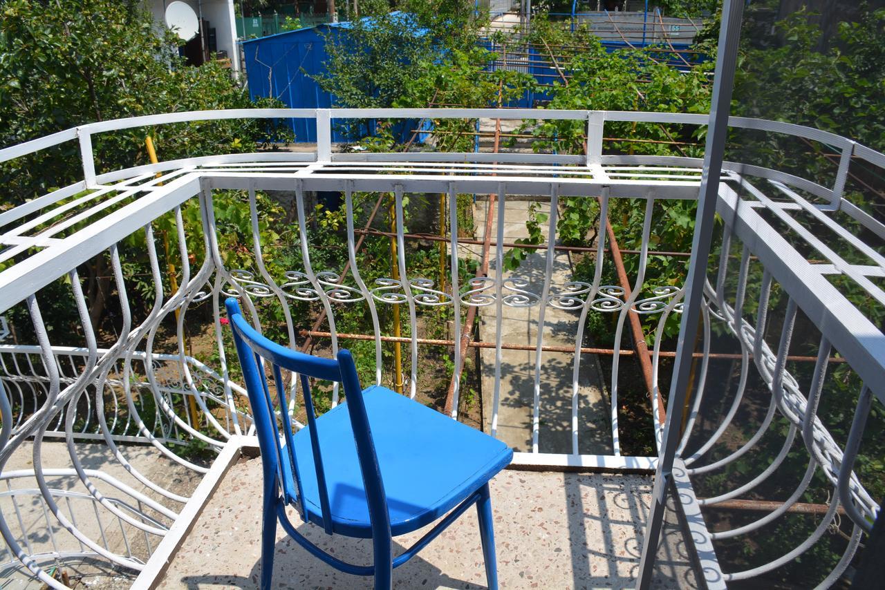 Friends House 호텔 쿠타이시 외부 사진